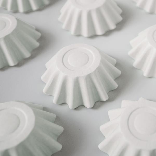 24 Pack White Blook Baking Cups