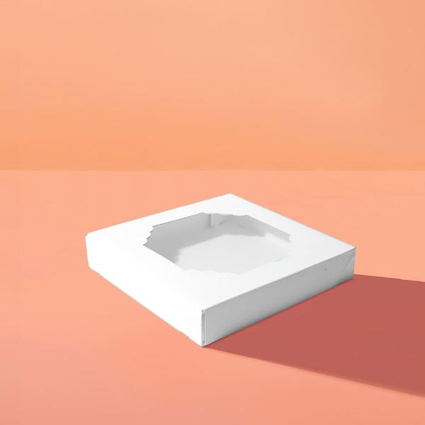 5 Pack Medium White Scalloped Treat Box