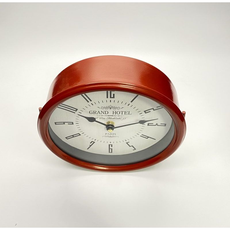 Red Classical Metal Table Clock - 21cm x 15cm x 21cm