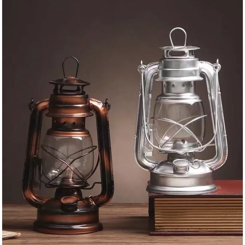 Metal Retro Kerosene Lamp - 15.5cm x 25cm
