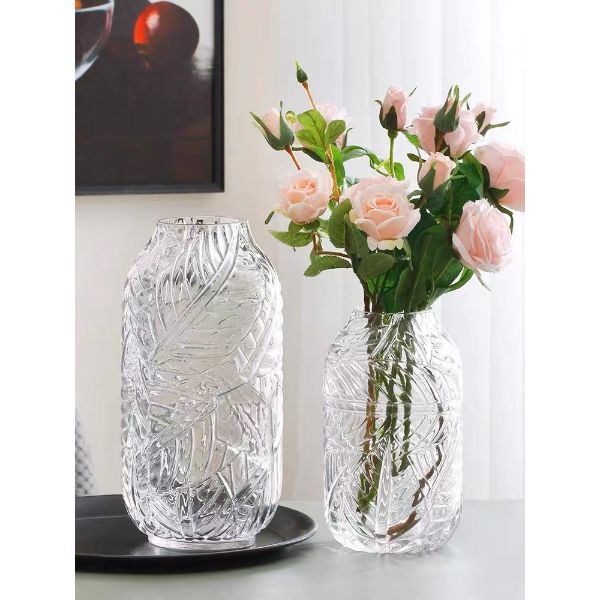 Leaf Pattern Glass Vase - 12cm x 22cm