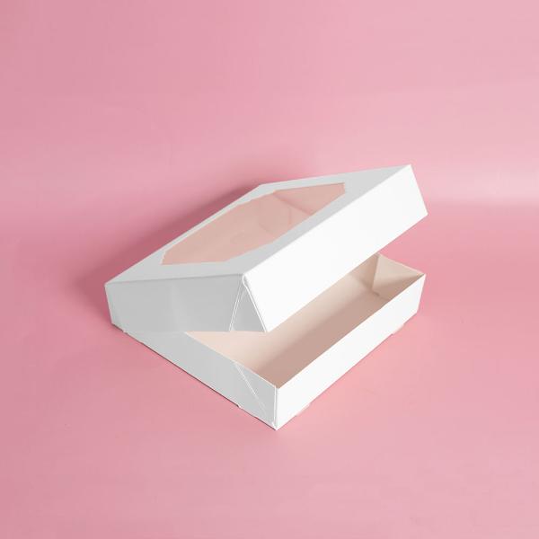 5 Pack Medium White Scalloped Treat Box