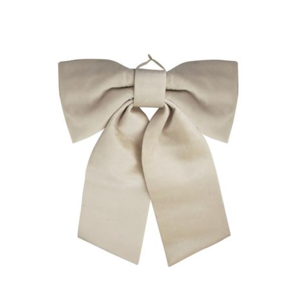 Jumbo Ivory Velvet Bow - 100 x 120cm